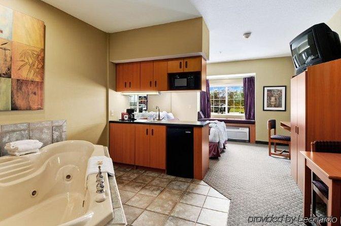 Stay Beyond Inn & Suites Elma Bilik gambar